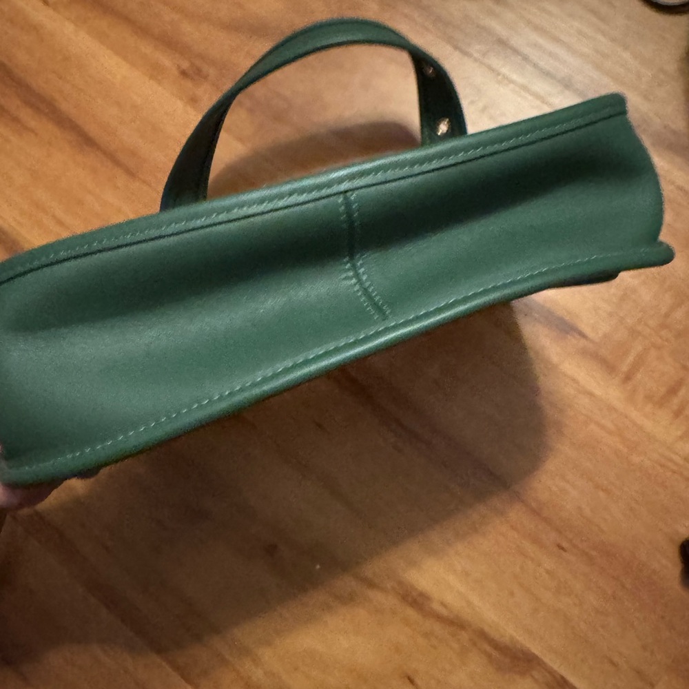 Coach Cashin Carry Bag New without tags Green Leather Shoulder Bag - Picture 3 of 5